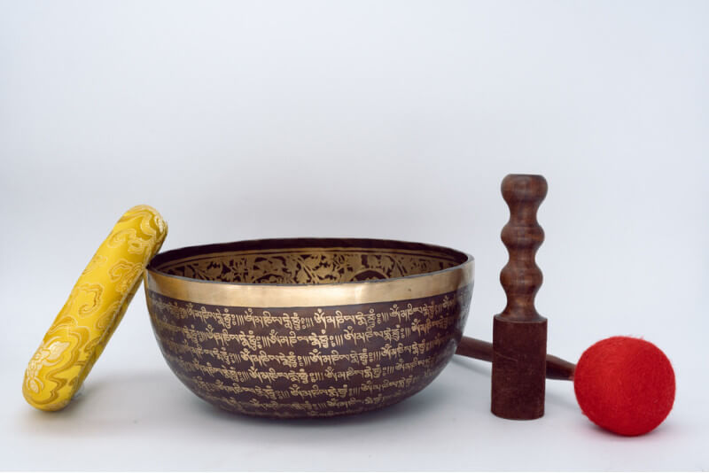 Sound Healing with Singing Bowls: Benefits, Techniques & How to Start