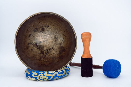 Antique Himalayan Singing Bowl – 26.5 cm | 1.76 kg