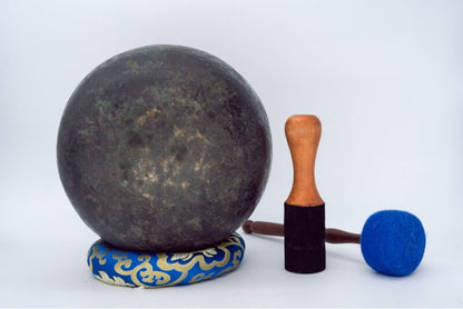 Antique Himalayan Singing Bowl – 26.5 cm | 1.76 kg